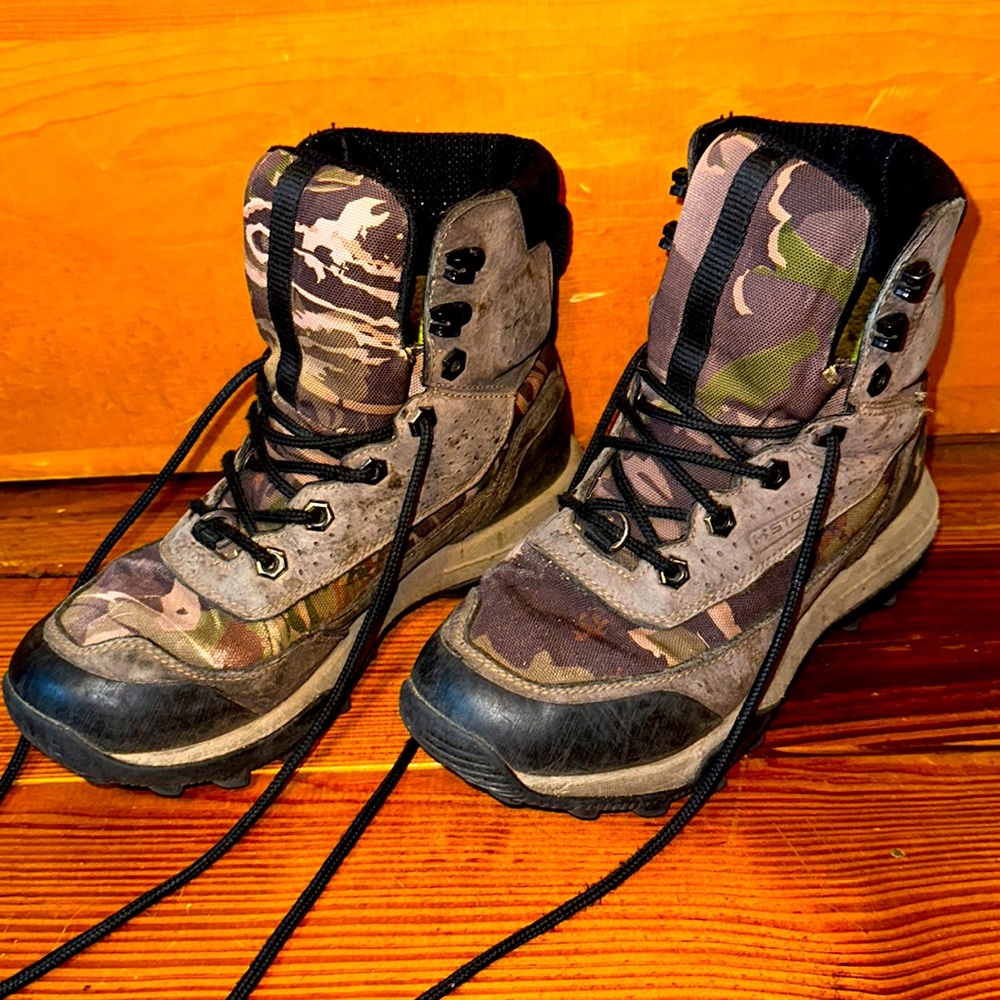 Under Armour Women’s Ridge Reaper Forest Camo Storm Boots 6.5